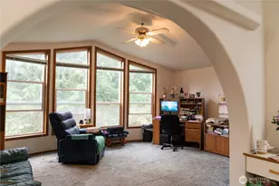 301 W Alder Dr, Sedro Woolley, WA 98284 - Photo 2