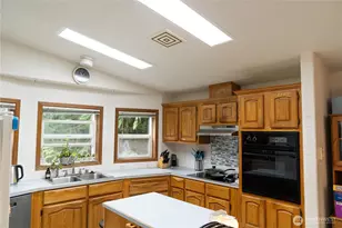 301 W Alder Dr, Sedro Woolley, WA 98284 - Photo 4