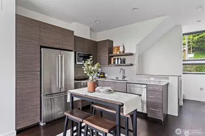 230 26th Avenue E, Seattle, WA 98112 - Photo 6
