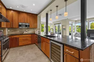 10045 NE 1st St, Bellevue, WA 98004 - Photo 6