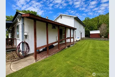 402 Juniper Street, Oroville, WA 98844 - Photo 2
