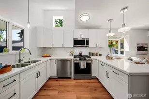 11720 Evanston Ave N, Seattle, WA 98133 - Photo 2