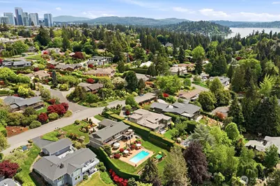 1441 88th Avenue NE, Clyde Hill, WA 98004 - Photo 2