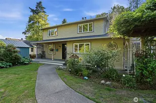 10706 Crescent Valley Dr NW, Gig Harbor, WA 98332 - Photo 2