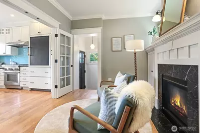 2222 Warren Avenue N, Seattle, WA 98109 - Photo 14