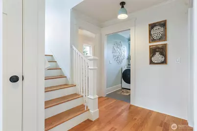 2222 Warren Avenue N, Seattle, WA 98109 - Photo 16
