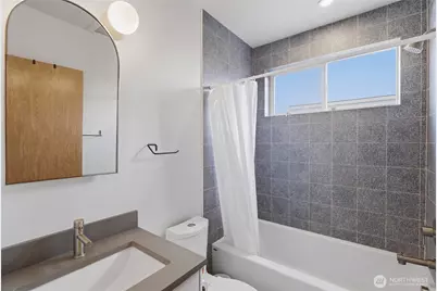918 N 100th Street #B, Seattle, WA 98133 - Photo 24