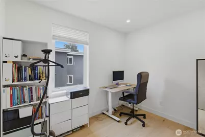 918 N 100th Street #B, Seattle, WA 98133 - Photo 22