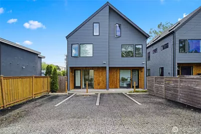 918 N 100th Street #B, Seattle, WA 98133 - Photo 2