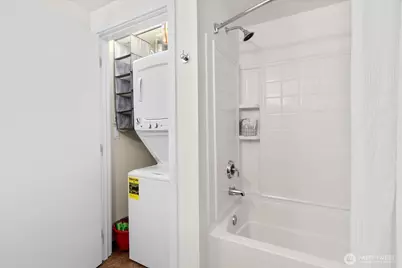 4422 Bagley Avenue N #108, Seattle, WA 98103 - Photo 14