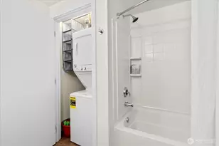 4422 Bagley Ave N, Seattle, WA 98103 - Photo 14