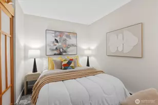 4422 Bagley Ave N, Seattle, WA 98103 - Photo 2