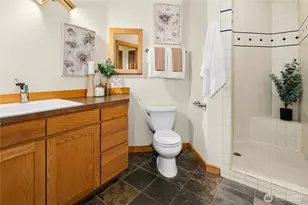 19027 SE May Valley Rd, Issaquah, WA 98027 - Photo 28