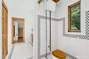 19027 SE May Valley Rd, Issaquah, WA 98027 - Photo 26