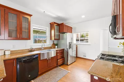 3310 Rucker Avenue, Everett, WA 98201 - Photo 10