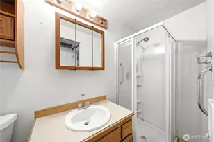 10525 SE 237th St, Kent, WA 98031 - Photo 18