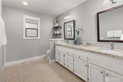 8227 NE 166th Street, Kenmore, WA 98028 - Photo 16