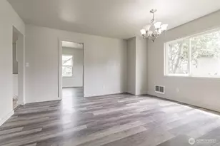 820 N 1st Ave, Kelso, WA 98626 - Photo 8
