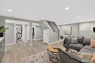 321 NW 78th St, Seattle, WA 98117 - Photo 16