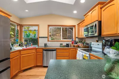 20310 Larita Drive E, Bonney Lake, WA 98391 - Photo 16