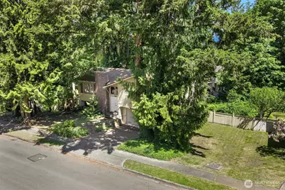 8108 138th Avenue NE, Redmond, WA 98052 - Photo 2
