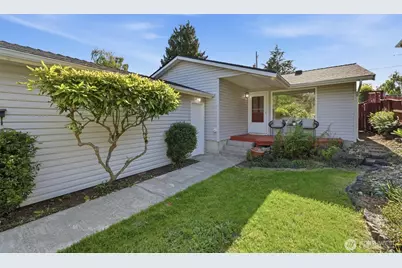 8425 18th Avenue SW, Seattle, WA 98106 - Photo 1
