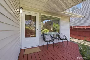 8425 18th Ave SW, Seattle, WA 98106 - Photo 2