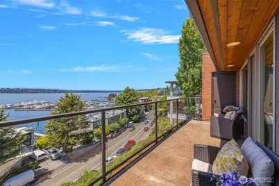 311 2nd St. S #302, Kirkland, WA 98033 - Photo 1