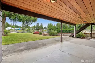 31430 W Lake Morton Dr SE, Kent, WA 98042 - Photo 2