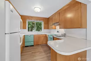 31430 W Lake Morton Dr SE, Kent, WA 98042 - Photo 4