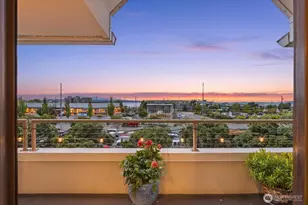 110 James St, Edmonds, WA 98020 - Photo 2