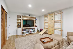 5126 S Garden Loop Rd, Seattle, WA 98118 - Photo 22