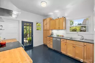 932 Martin Luther King Jr Way, Seattle, WA 98122 - Photo 12