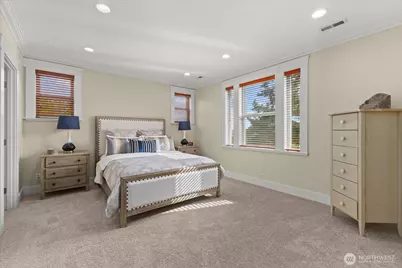 400 NE 50th Street, Seattle, WA 98105 - Photo 16