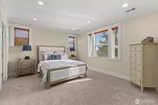 400 NE 50th St, Seattle, WA 98105 - Photo 16