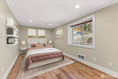 400 NE 50th Street, Seattle, WA 98105 - Photo 28