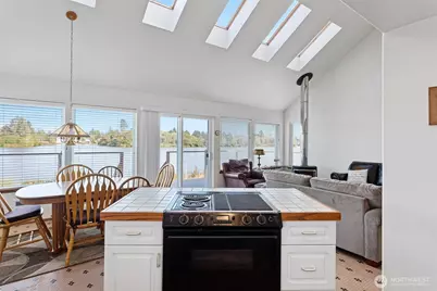580 Mount Olympus Avenue SE, Ocean Shores, WA 98569 - Photo 12