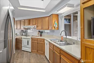 24201 8th Pl W, Bothell, WA 98021 - Photo 8