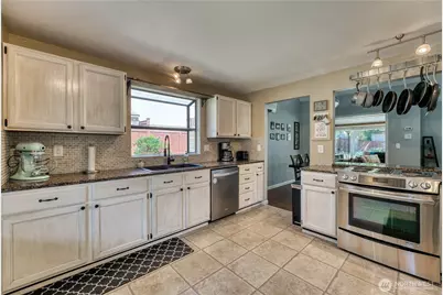 1018 NE Knights Court, Bremerton, WA 98311 - Photo 14