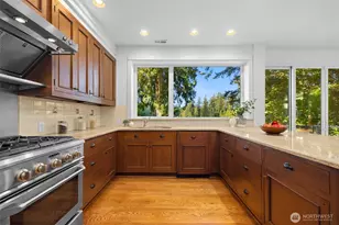 2057 E Beaver Lake Dr SE, Sammamish, WA 98075 - Photo 12