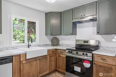 8021 Old Pacific Highway N #11, Castle Rock, WA 98611 - Photo 12