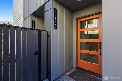 4414 Corliss Avenue N #B, Seattle, WA 98103 - Photo 2