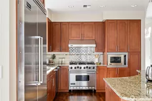 10650 NE 9th Pl, Bellevue, WA 98004 - Photo 8