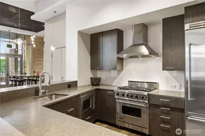 10650 NE 9th Place #2122, Bellevue, WA 98004 - Photo 34