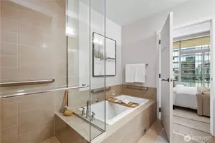 10650 NE 9th Pl, Bellevue, WA 98004 - Photo 20