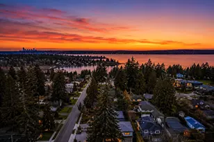 4605 108th Ave NE, Kirkland, WA 98033 - Photo 2