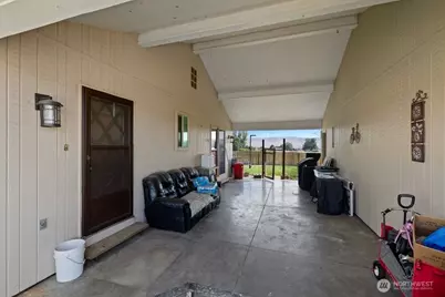 7802 Hicks Road, Grandview, WA 98930 - Photo 22