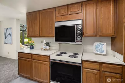 9710 5th Avenue NE #503, Seattle, WA 98115 - Photo 16
