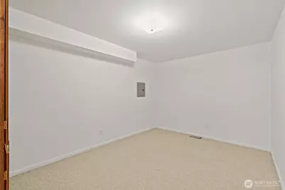 5044 Sand Point Way NE, Seattle, WA 98105 - Photo 14
