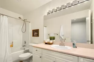 10825 SE 200th St, Kent, WA 98031 - Photo 16